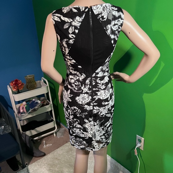 NWOT $295 Alice + Olivia | Black and White Floral Lace Mini Dress - Picture 6 of 13